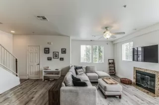 Photo #6: 240015677 Listing