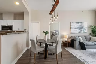 Photo #1: 240015684 Listing