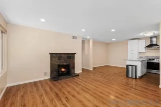 Photo #3: 240015731 Listing