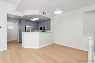 Photo #1: 240015733 Listing 