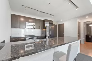 Photo #5: 240015759 Listing