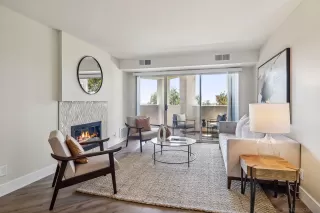 Photo #2: 240015818 Listing