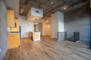 Photo #6: 240015820 Listing