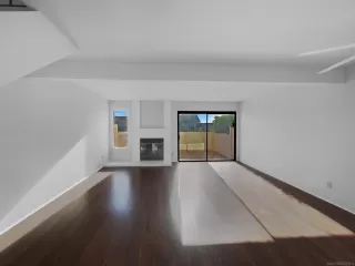 Photo #2: 240015847 Listing