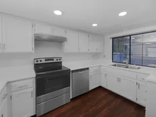 Photo #5: 240015847 Listing