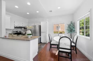 Photo #3: 240015879 Listing