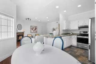 Photo #4: 240015879 Listing