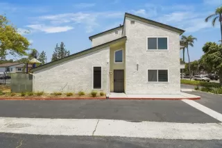 Photo #1: 240015931 Listing