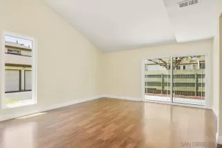 Photo #3: 240015931 Listing