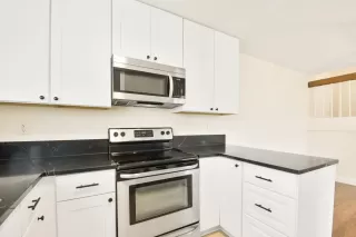 Photo #5: 240015931 Listing