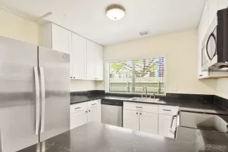 Photo #6: 240015931 Listing