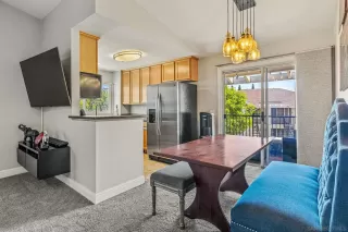 Photo #3: 240015946 Listing