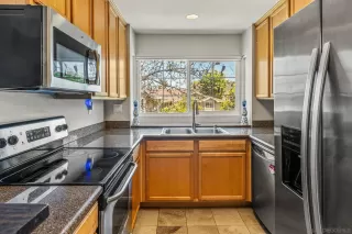 Photo #5: 240015946 Listing