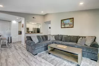 Photo #1: 240015967 Listing