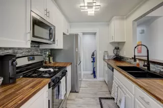 Photo #5: 240015967 Listing