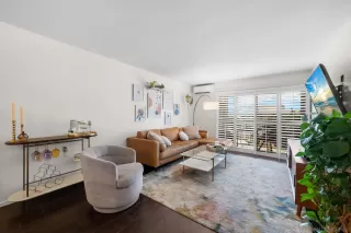 Photo #2: 240015980 Listing 