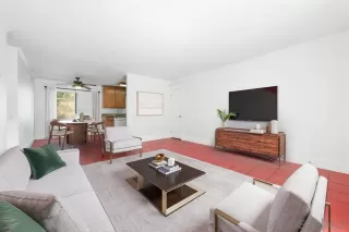 Photo #1: 240015995 Listing