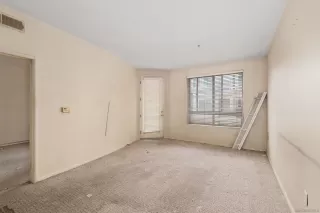 Photo #5: 240016039 Listing