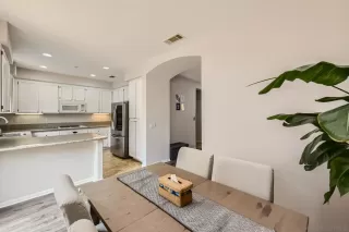 Photo #4: 240016056 Listing