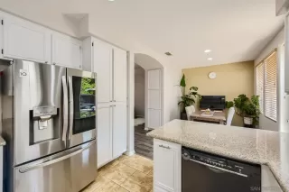 Photo #5: 240016056 Listing