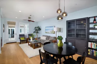 Photo #3: 240016058 Listing
