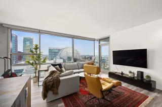 Photo #2: 240016107 Listing