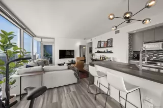 Photo #6: 240016107 Listing