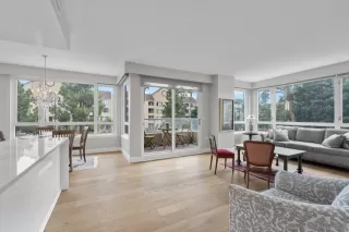 Photo #2: 240016179 Listing