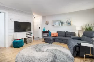 Photo #2: 240016185 Listing