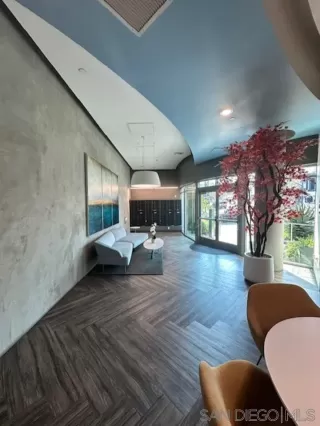 Photo #2: 240016233 Listing