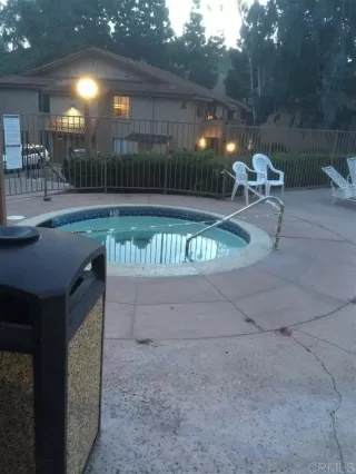 Photo #1: 240016248 Listing