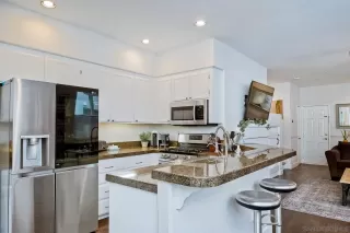 Photo #6: 240016324 Listing