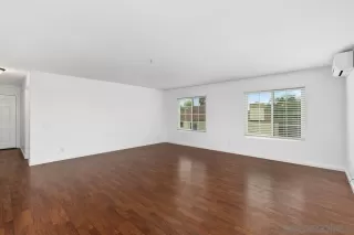 Photo #2: 240016429 Listing