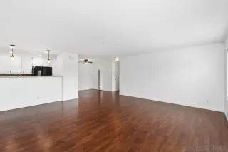 Photo #3: 240016429 Listing