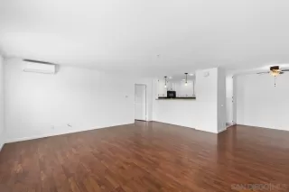 Photo #4: 240016429 Listing