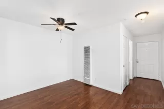 Photo #5: 240016429 Listing