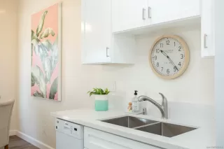 Photo #6: 240016432 Listing