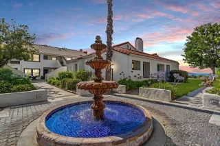 Photo #1: 240016443 Listing