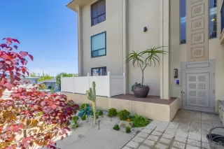 Photo #2: 240016460 Listing