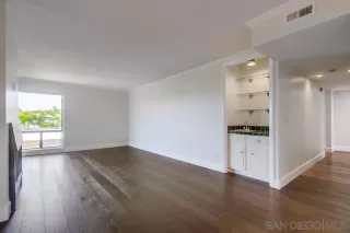 Photo #5: 240016460 Listing