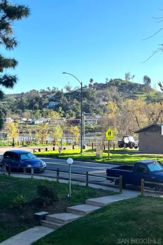 Photo #1: 240016473 Listing