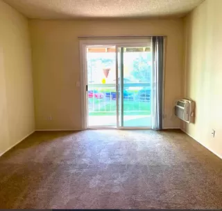 Photo #4: 240016473 Listing