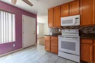 Photo #6: 240016489 Listing