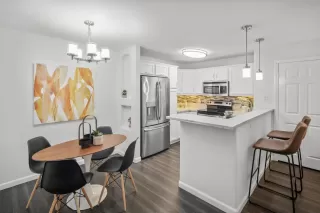 Photo #4: 240016530 Listing