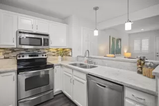 Photo #6: 240016530 Listing