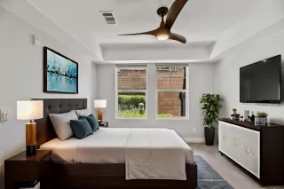 Photo #3: 240016532 Listing