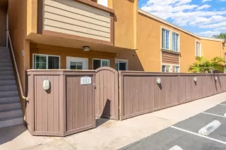 Photo #3: 240016550 Listing