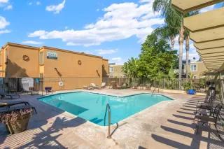 Photo #4: 240016550 Listing