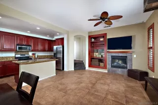 Photo #1: 240016551 Listing