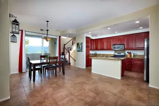 Photo #3: 240016551 Listing